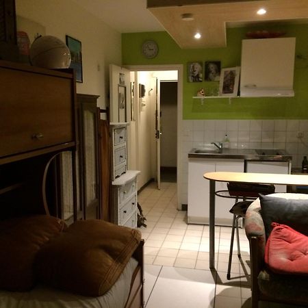 Studio Pigalle De 25 M2 - 2 Lits Simples Type Gigogne Pour 2 Personnes - Coeur Touristique De Paris - 2 Minutes De La Station Metro Pigalle ,Petit Train Vers La Butte Montmartre-Cabarets Moulin Rouge,Chez Michou-Restaurants Bouillon Pigalle,Berliner Exterior foto