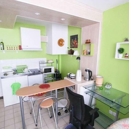 Studio Pigalle De 25 M2 - 2 Lits Simples Type Gigogne Pour 2 Personnes - Coeur Touristique De Paris - 2 Minutes De La Station Metro Pigalle ,Petit Train Vers La Butte Montmartre-Cabarets Moulin Rouge,Chez Michou-Restaurants Bouillon Pigalle,Berliner Exterior foto