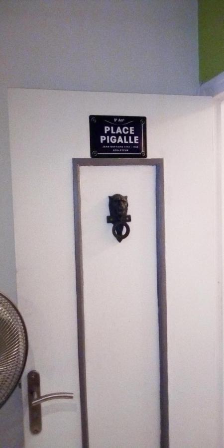 Studio Pigalle De 25 M2 - 2 Lits Simples Type Gigogne Pour 2 Personnes - Coeur Touristique De Paris - 2 Minutes De La Station Metro Pigalle ,Petit Train Vers La Butte Montmartre-Cabarets Moulin Rouge,Chez Michou-Restaurants Bouillon Pigalle,Berliner Exterior foto