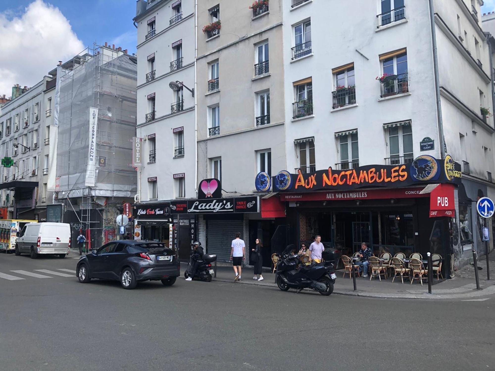 Studio Pigalle De 25 M2 - 2 Lits Simples Type Gigogne Pour 2 Personnes - Coeur Touristique De Paris - 2 Minutes De La Station Metro Pigalle ,Petit Train Vers La Butte Montmartre-Cabarets Moulin Rouge,Chez Michou-Restaurants Bouillon Pigalle,Berliner Exterior foto