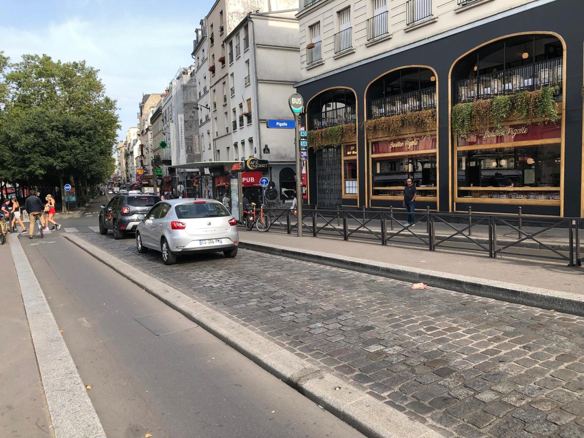 Studio Pigalle De 25 M2 - 2 Lits Simples Type Gigogne Pour 2 Personnes - Coeur Touristique De Paris - 2 Minutes De La Station Metro Pigalle ,Petit Train Vers La Butte Montmartre-Cabarets Moulin Rouge,Chez Michou-Restaurants Bouillon Pigalle,Berliner Exterior foto