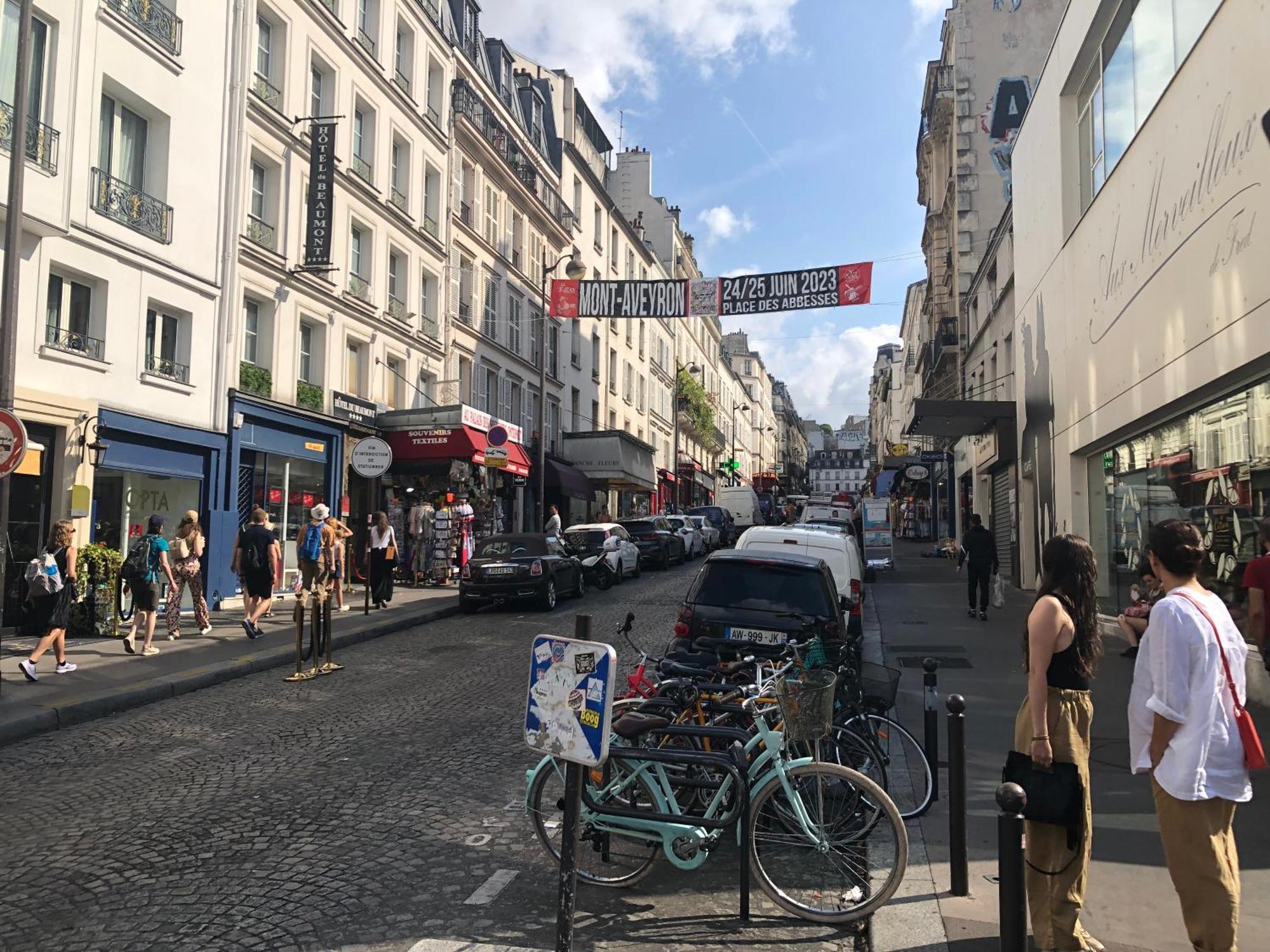 Studio Pigalle De 25 M2 - 2 Lits Simples Type Gigogne Pour 2 Personnes - Coeur Touristique De Paris - 2 Minutes De La Station Metro Pigalle ,Petit Train Vers La Butte Montmartre-Cabarets Moulin Rouge,Chez Michou-Restaurants Bouillon Pigalle,Berliner Exterior foto