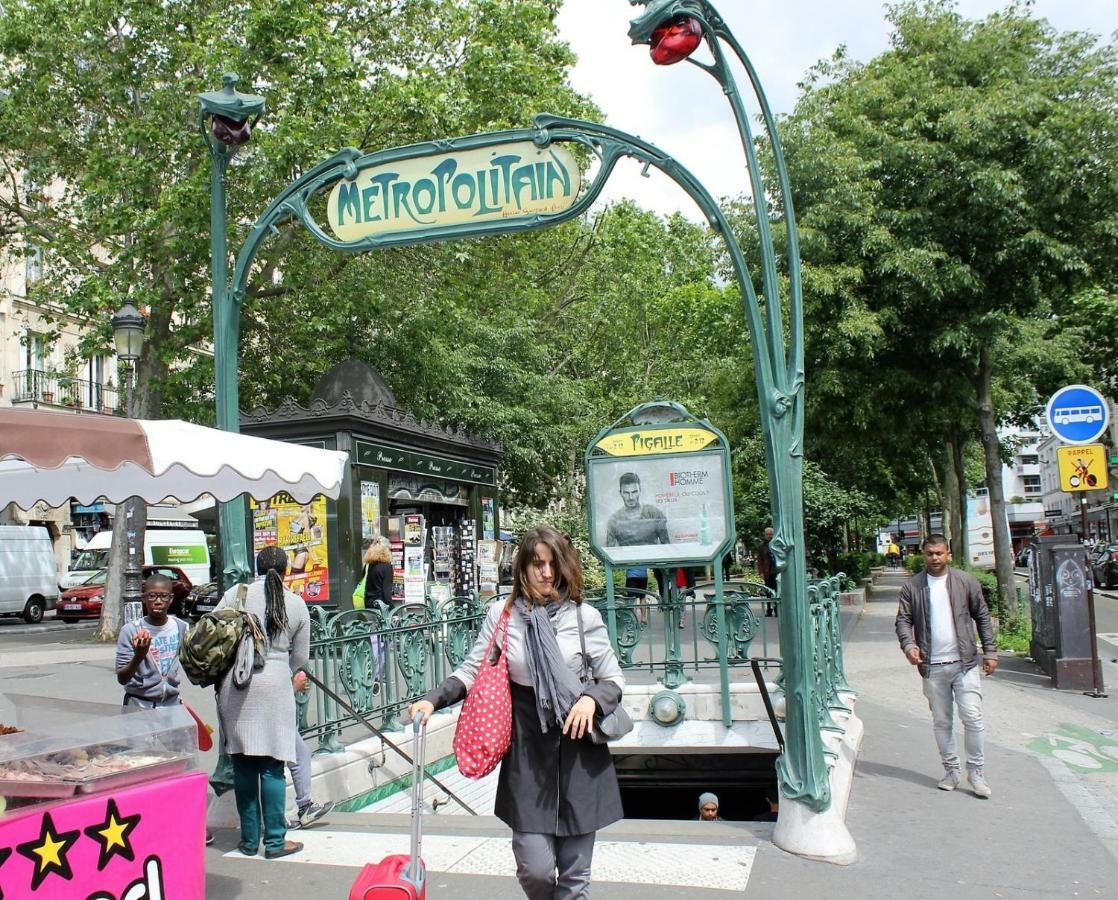 Studio Pigalle De 25 M2 - 2 Lits Simples Type Gigogne Pour 2 Personnes - Coeur Touristique De Paris - 2 Minutes De La Station Metro Pigalle ,Petit Train Vers La Butte Montmartre-Cabarets Moulin Rouge,Chez Michou-Restaurants Bouillon Pigalle,Berliner Exterior foto